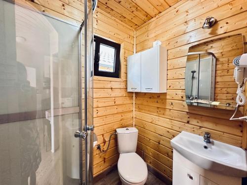 2 bedrooms, 3 beds