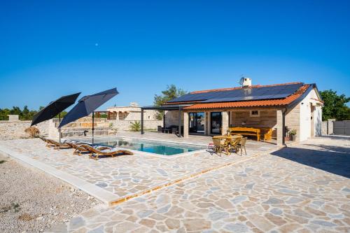 My Dalmatia - Villa Indy with private heated pool in Otrić