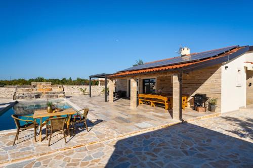 My Dalmatia - Villa Indy with private heated pool in Otrić