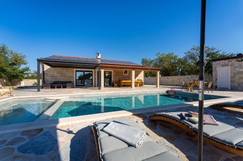 My Dalmatia - Villa Indy with private heated pool in Otrić
