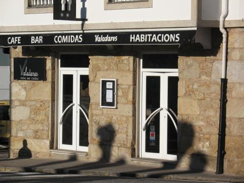 . Hostal Valadares