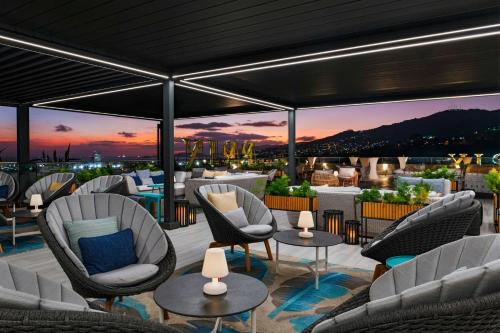 Bar/lounge, The BRIX, Autograph Collection in Port Of Spain