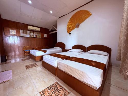 2 twin beds