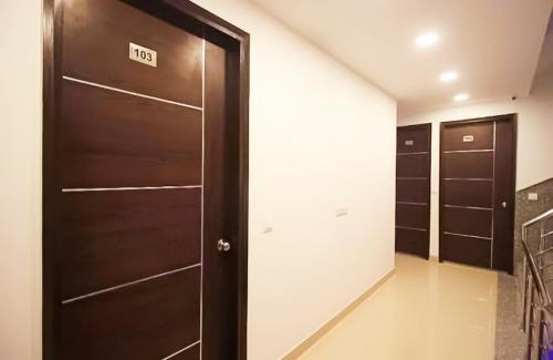 Hotel Iconic Plaza - Rajinder Nagar in Karol Bagh