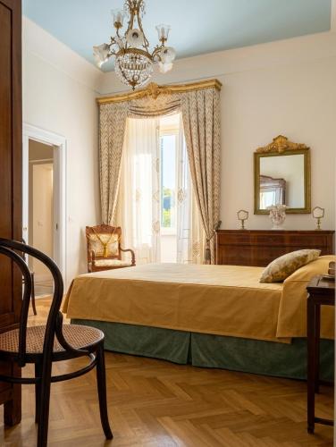 Blue Dionysos - Room with inside bathroom