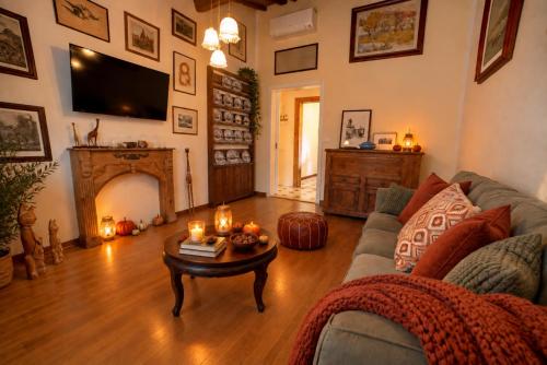 Poetic Florence Historic Centre - Large Apartment with 3 Bedrooms, 2 Bathrooms, Elevator, Parking, and View