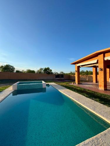 Quinta Los Sueños, alberca y asador