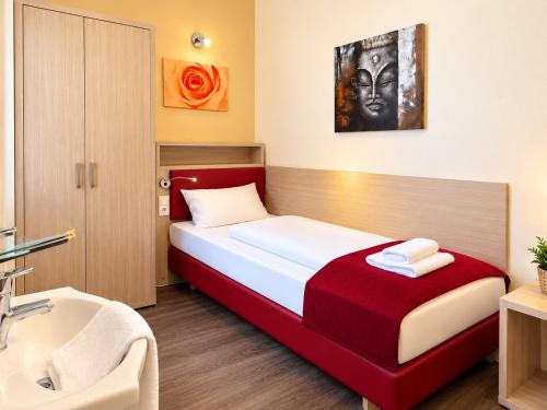 Single room, shared bathroom