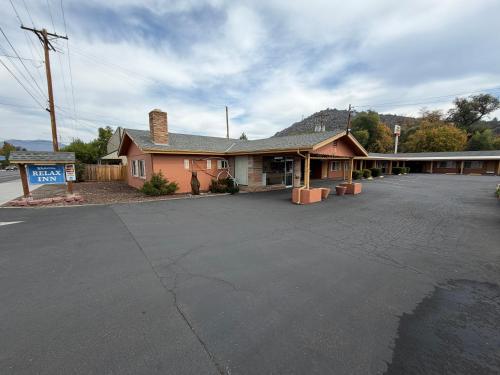 . Relax Inn Yreka