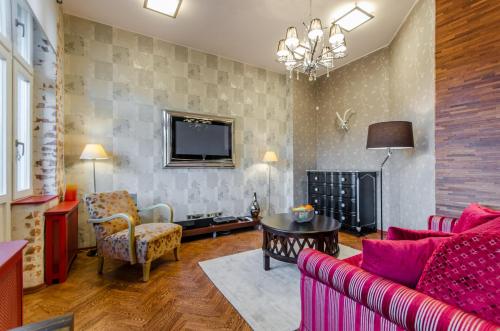 Apartment with Balcony image 7