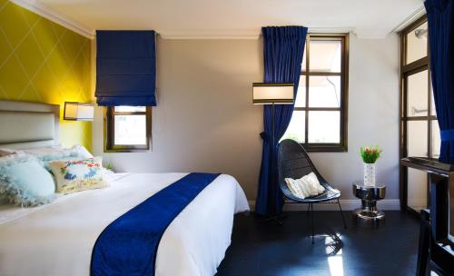 Deluxe Double Room image 3