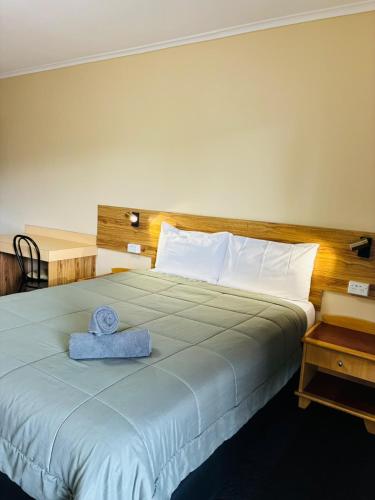 Bed, Wee Waa Motel in Wee Waa