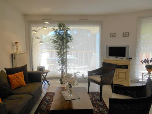 Oprema, 3 Rivieres - Parc Riviera C 6 in Mandelieu-la-Napoule Center