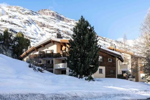 Chic Wellness Apartment and Balcony in Maloja, Schweiz