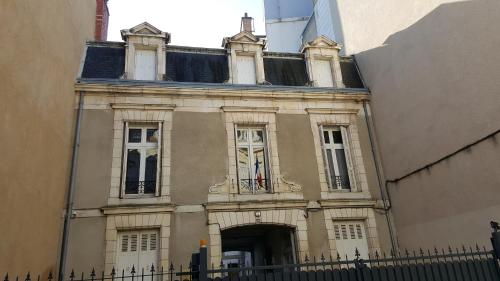 Loft proche Hotel de Ville. - image 10