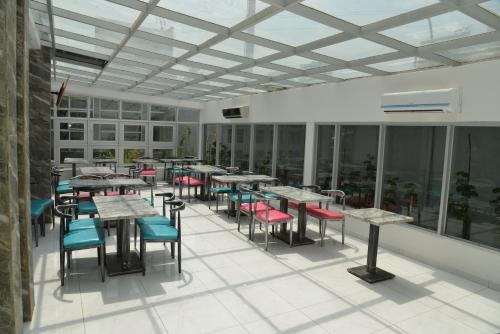 酒吧/休闲厅, Jess Hotel Kpalime in 帕利梅