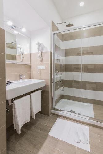Bloom Apartment by La Griffe - image 14