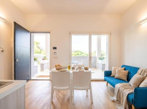 Maison Aurora Modern Beachfront Home