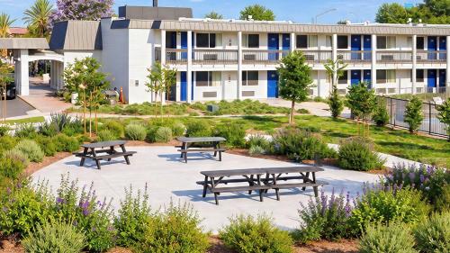 Motel 6-Claremont, CA