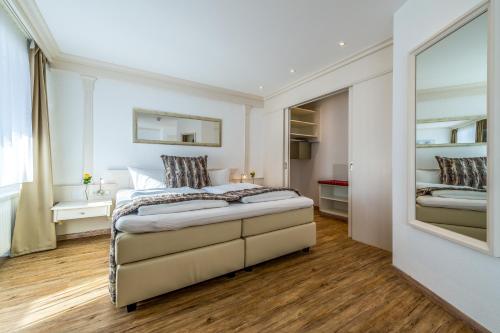 2 bedrooms, 3 beds