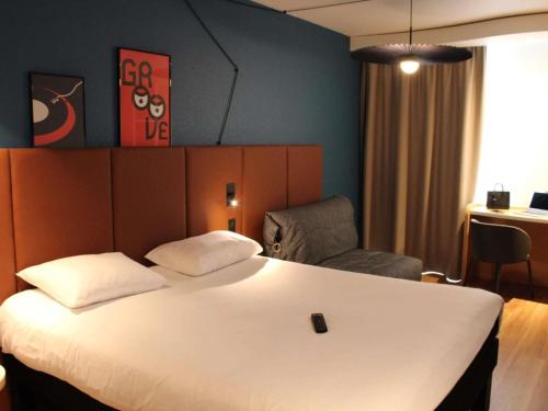 1 double bed, 1 sofa bed