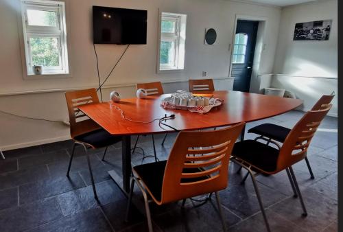 Bekkethun - Cozy Loft Retreat on Historic Grounds in Skanevik in Skanevik