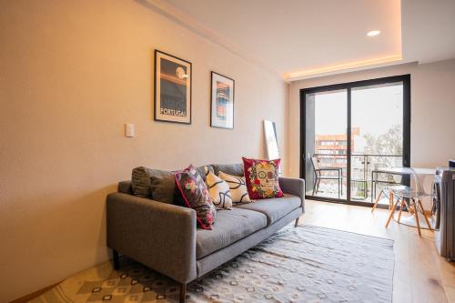 Sunny Roma Norte Studio Balcony and Rooftop Views