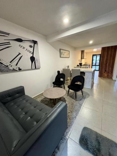 Modern Apartment in Alebrijes Zirandaro SMA