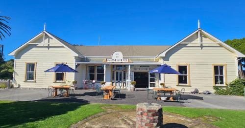 . Karamea Hotel