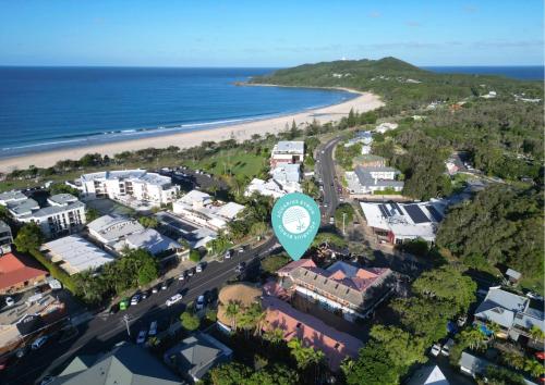 Exterior view, Aquarius Backpackers Resort in Byron Bay