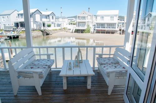 منظر, Avocet Cottage in هانترز هوم