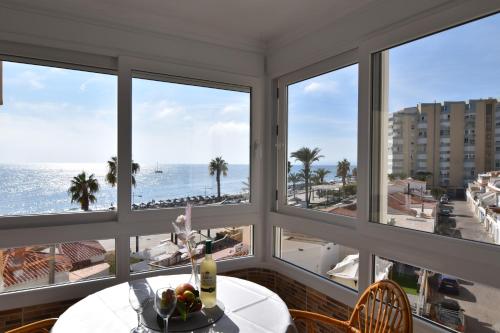 Fantastic studio - beachfront