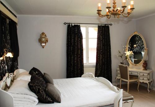1 queen bed