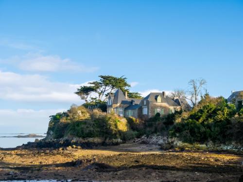 Maison accueillante à Plehedel avec jardin et parking privé gîte à louer Pléhédel