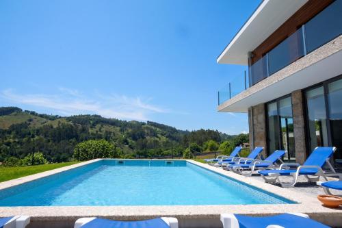 Luxurious Villa in Vieira do Minho - Private Pool gîte à louer Real