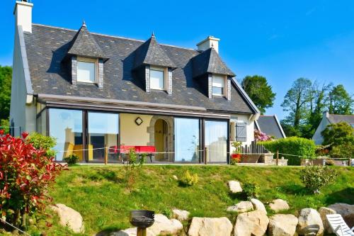 Maison charmante à Plomelin avec jardin.