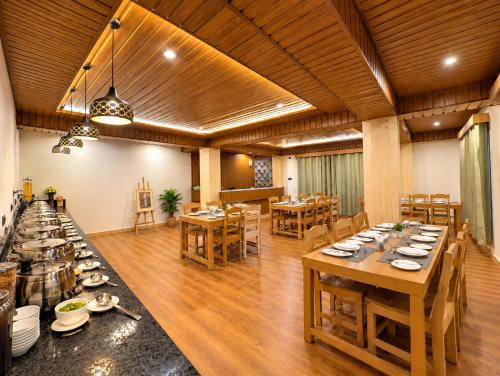 The Whispering Pines By Summit, Lachung 3