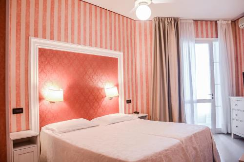 2 twin beds