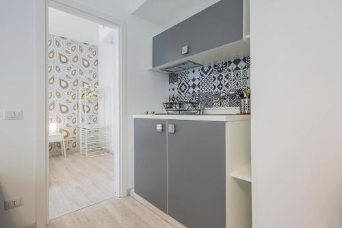 Flower Suites Sorrento - image 6