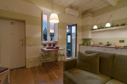 La Porta Rossa di Borgo - Vatican Luxury Suite - image 4