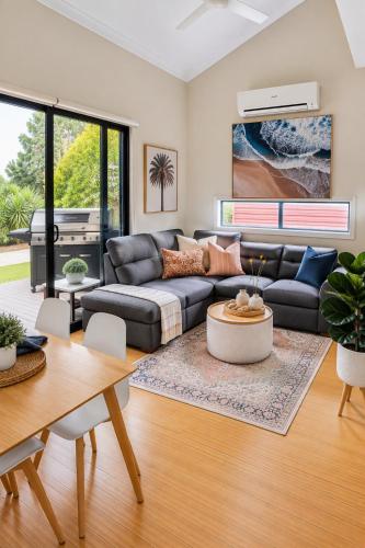 . Seaside Villa Oasis - Pool & Wi-Fi