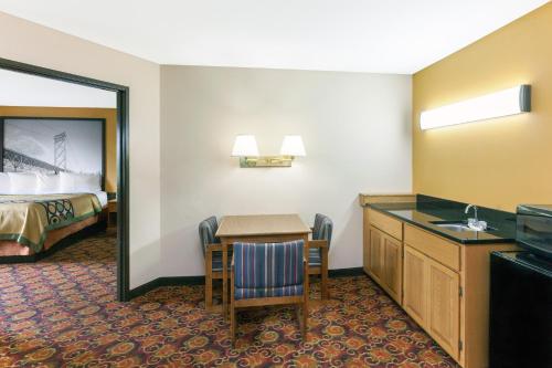 Super 8 by Wyndham Big Rapids