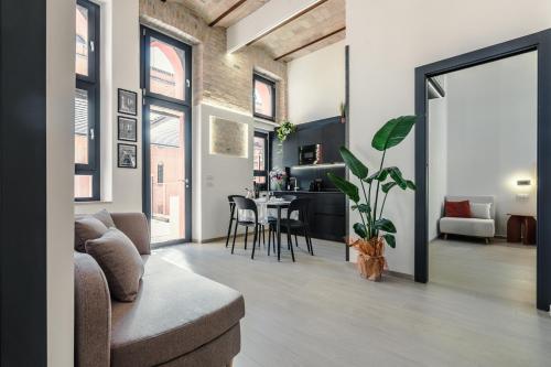 Retreat with Terrace, 25-minute walk from the Trevi Fountain