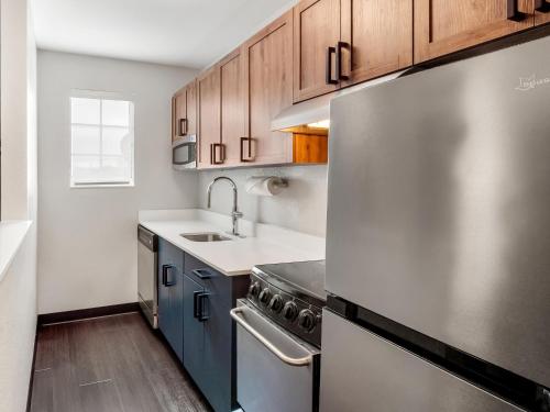 2 bedrooms, 3 beds
