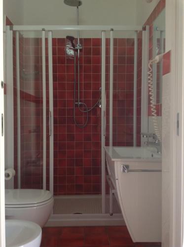 Double Room with Balcony image 7