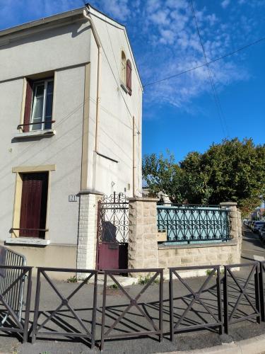 CHALET 15 minutes de PARIS - Location, gîte - Deuil-la-Barre