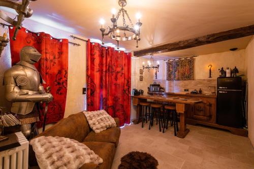 Gîte Médiéval immersif - SPA Privatif - Location saisonnière - Provins
