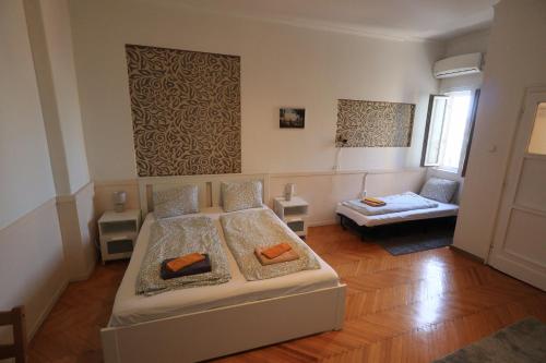 Astoria Apartment 3