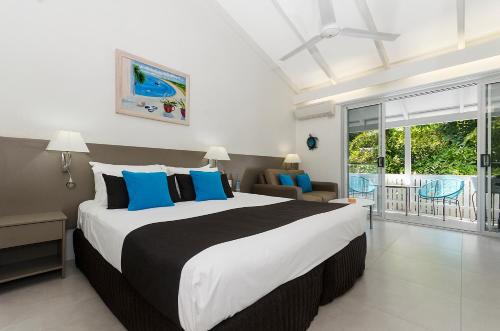 Studio Apartment with Balcony room in By The Sea Port Douglas