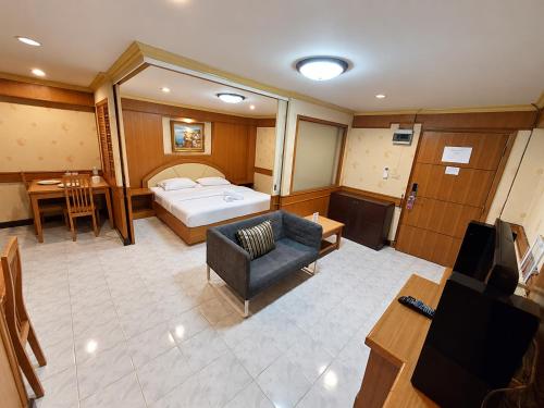 1 queen bed
